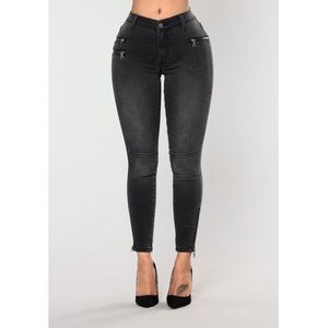 Zipper Detail Stretchy Skinny Jeans